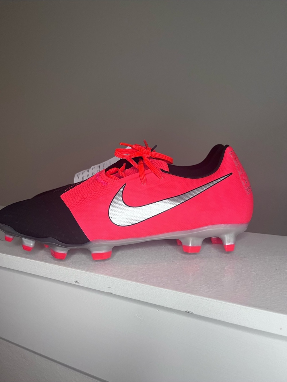 Nike Men’s Phantom Venom Soccer Shoes size 10 A00566-606.